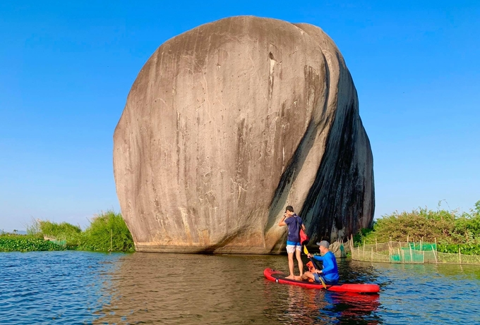 Chèo thuyền, 'sống ảo' ở Đồng Nai