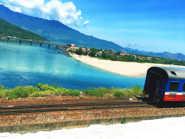 3 con đường tàu với khung cảnh đẹp nhất Việt Nam, xem ảnh mà dân mạng không tin vào mắt mình vì “ảo” y hệt trong phim - Ảnh 2.