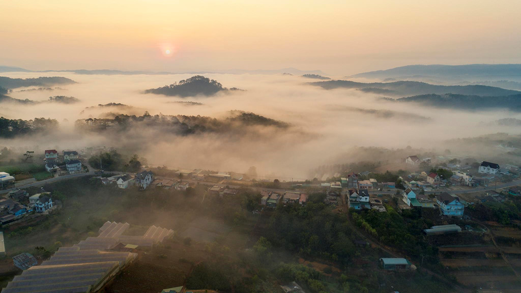 Thang 4, thoi diem len duong ngam suong mu Da Lat tuyet nhat hinh anh 2 