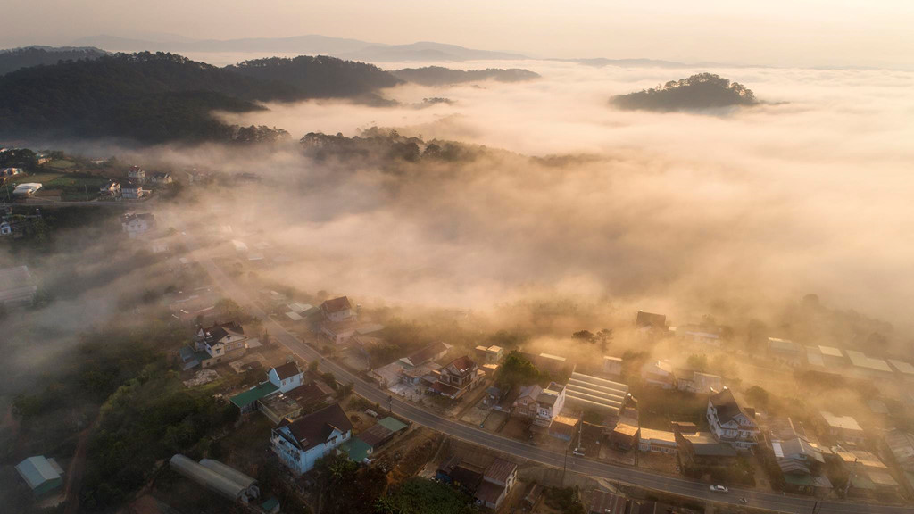 Thang 4, thoi diem len duong ngam suong mu Da Lat tuyet nhat hinh anh 4 