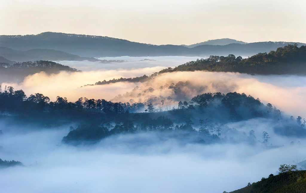 Thang 4, thoi diem len duong ngam suong mu Da Lat tuyet nhat hinh anh 1 