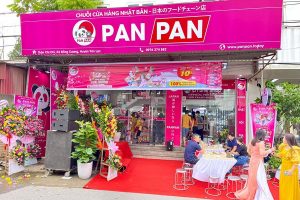 Khách hàng tấp nập mua sắm ngày đầu khai trương cửa hàng PANPAN Yên Lạc